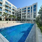 Modern 1Br Hideaway - Peaceful & Central - Holiday Boulevard