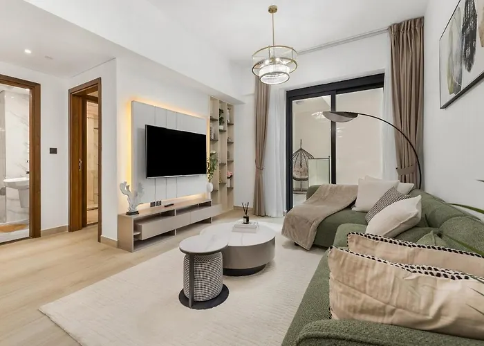 Modern 1Br Hideaway - Peaceful & Central - Holiday Boulevard